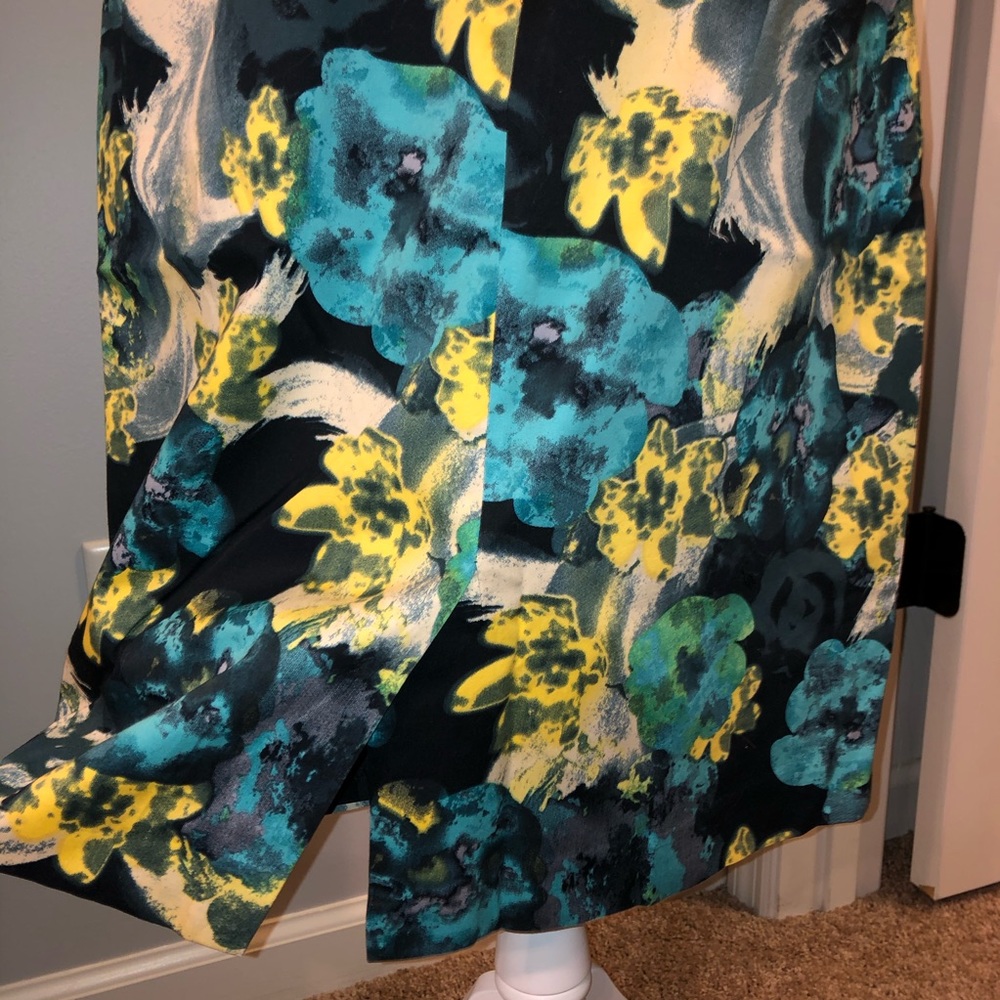Ann Taylor Below the Knee Floral Skirt - Picture 4 of 5